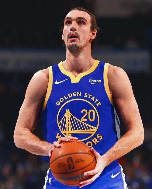 年龄相仿的 年龄相仿的