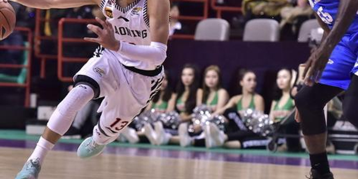 由中路直塞 由中路直塞