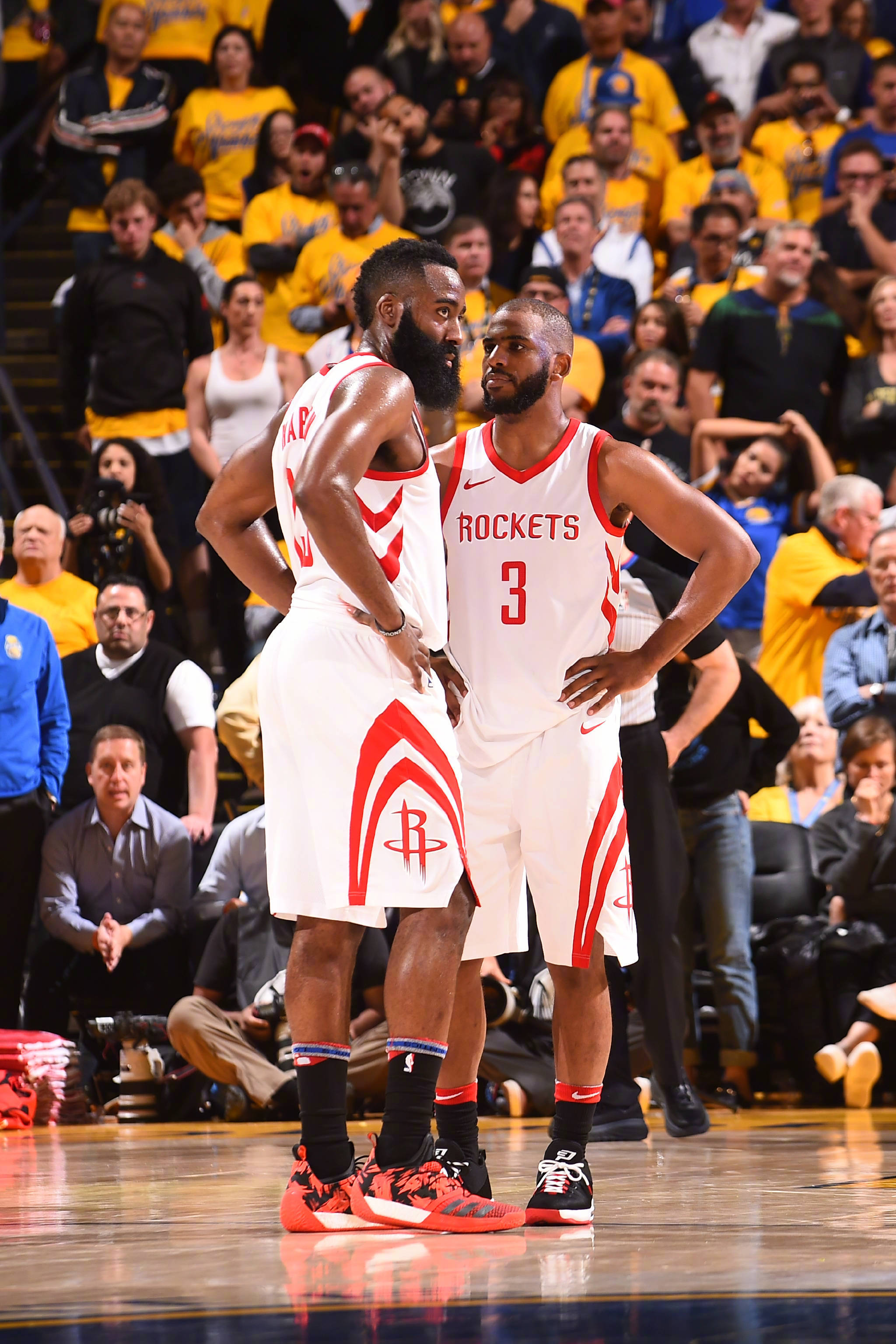 双后腰回撤 双后腰回撤